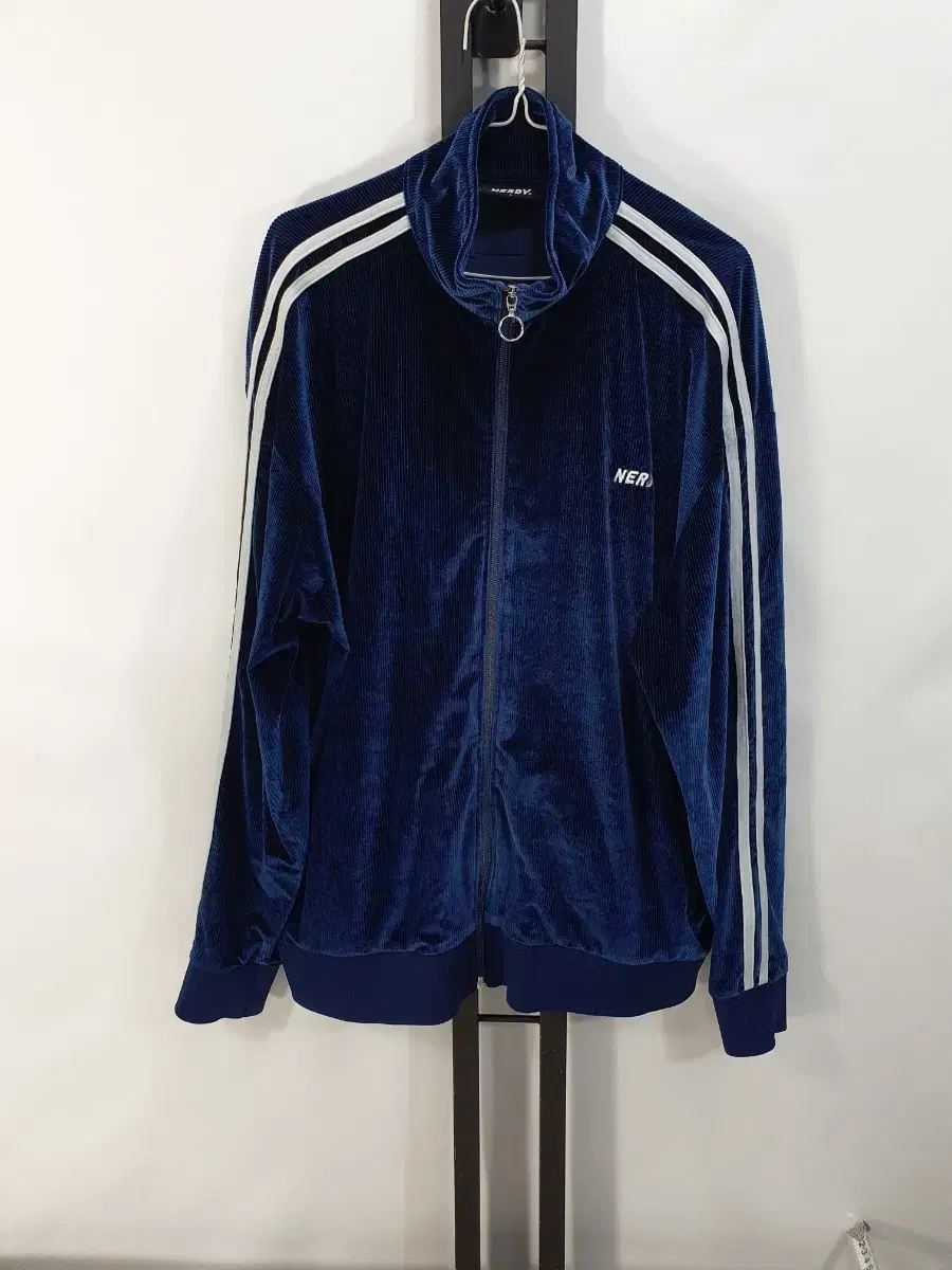 NERDY | 널디 Nerdy Pinwheel Embroidery Track Top Black #널디